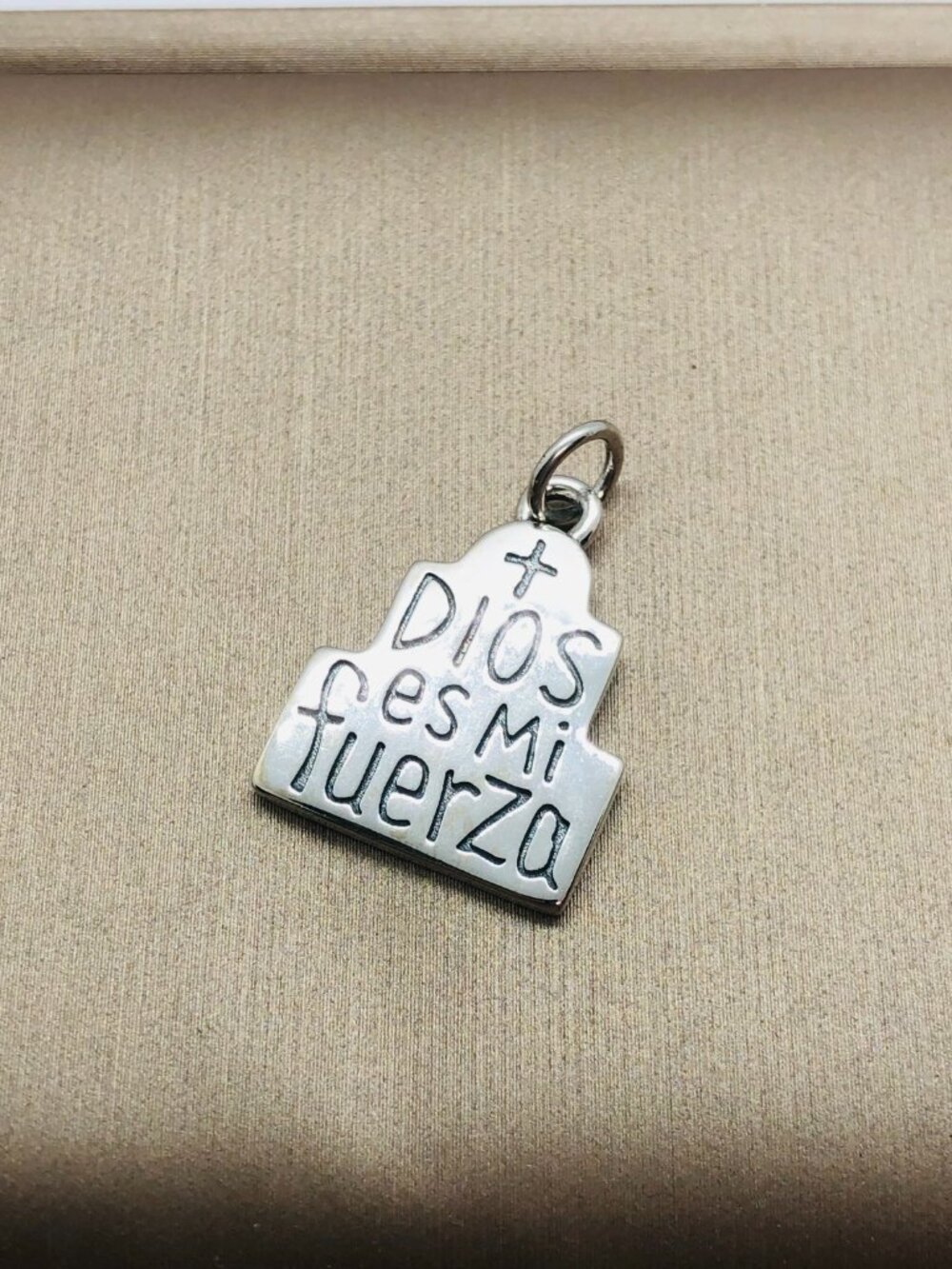 James Avery Dios es Mi Fuerza Charm
